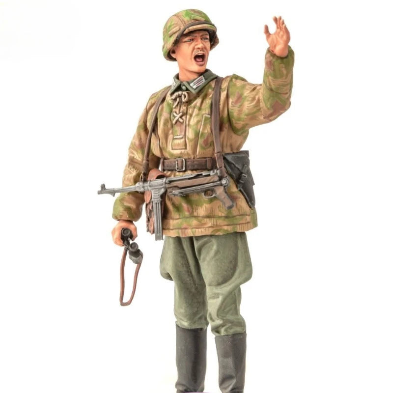1/16 Scale Die-Cast Resin Figure Model Kit WWII German Field Artillery Commander (No Artillery) Unassembled and Unpainted - R Supply Store