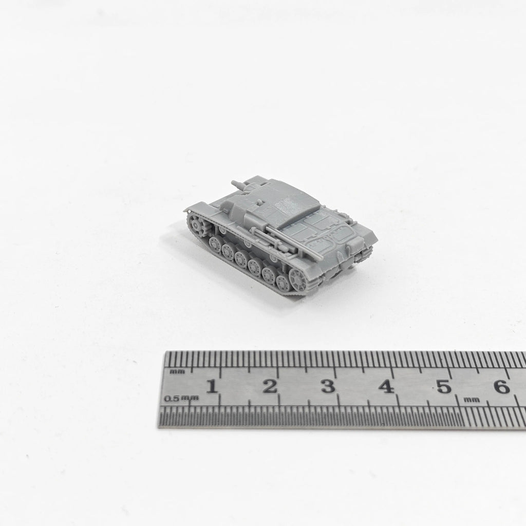 1/144 Scale Sturmgeschütz III Ausf. B | WWII German Assault Gun Model Kit Unassembled Miniature - R Supply Store