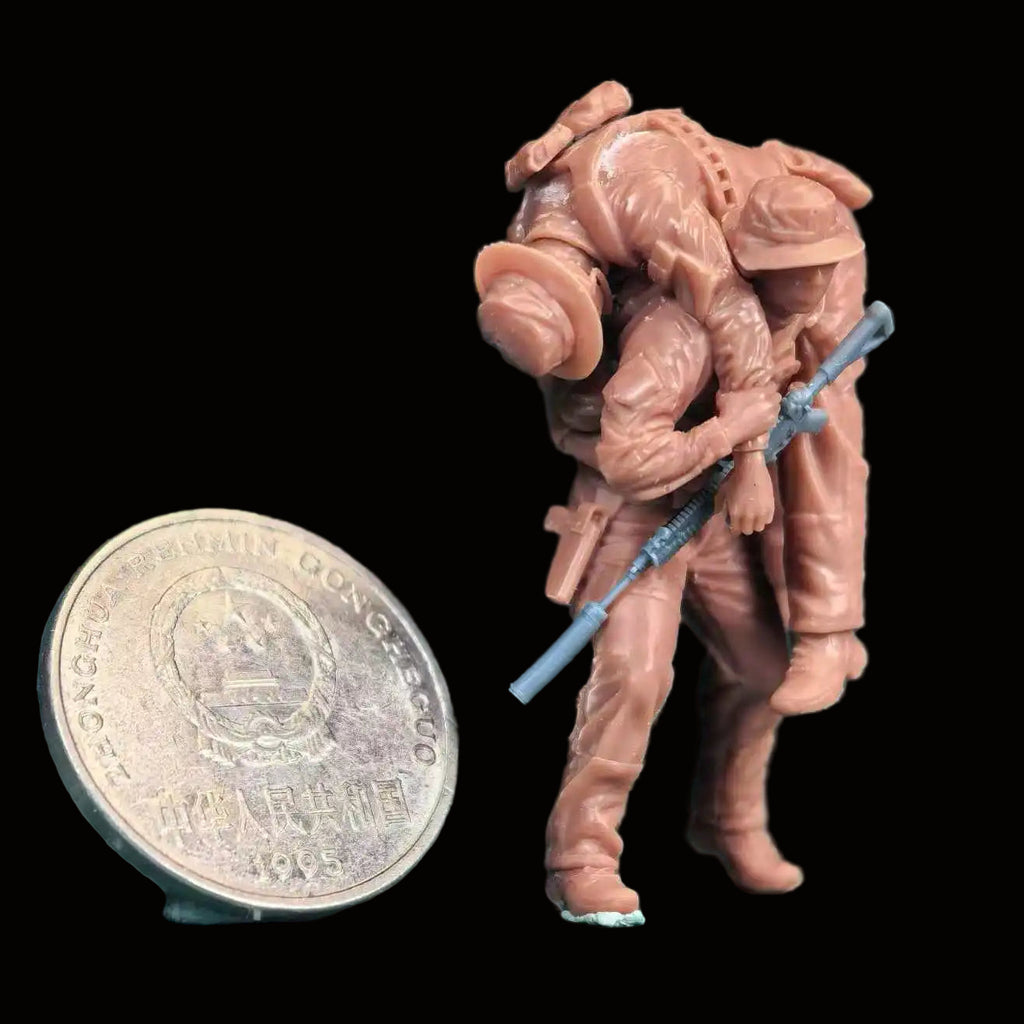 1/35 Scale Modern Military Buddy Rescue Team Resin Figure Set (x2) - Unassembled Combat Extraction Scene